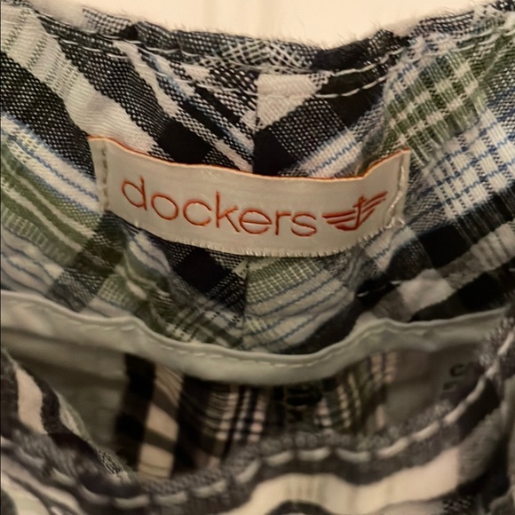 Dockers Flat Front Black and Green Shorts for Casual Wear - Picture 2 of 5